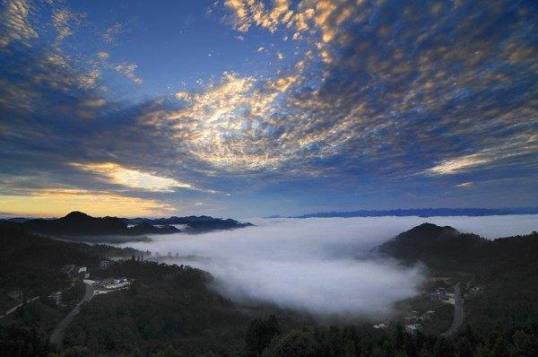 攀登高峰